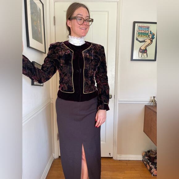 90s Vintage Velvet Leaf Patterned Blazer w Gold Piping - Picture 2 of 9